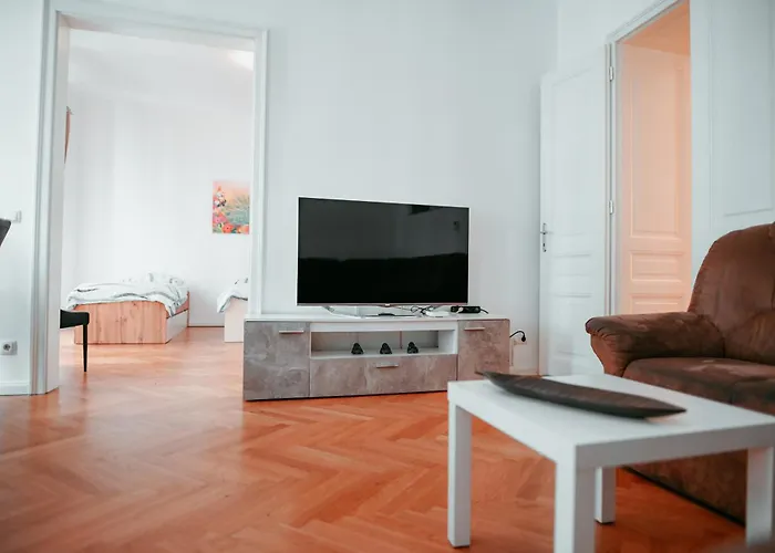 Raimond Apartment Ottakring Top 14